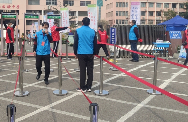 中神盾測溫安檢門助力校院開學企業(yè)復工